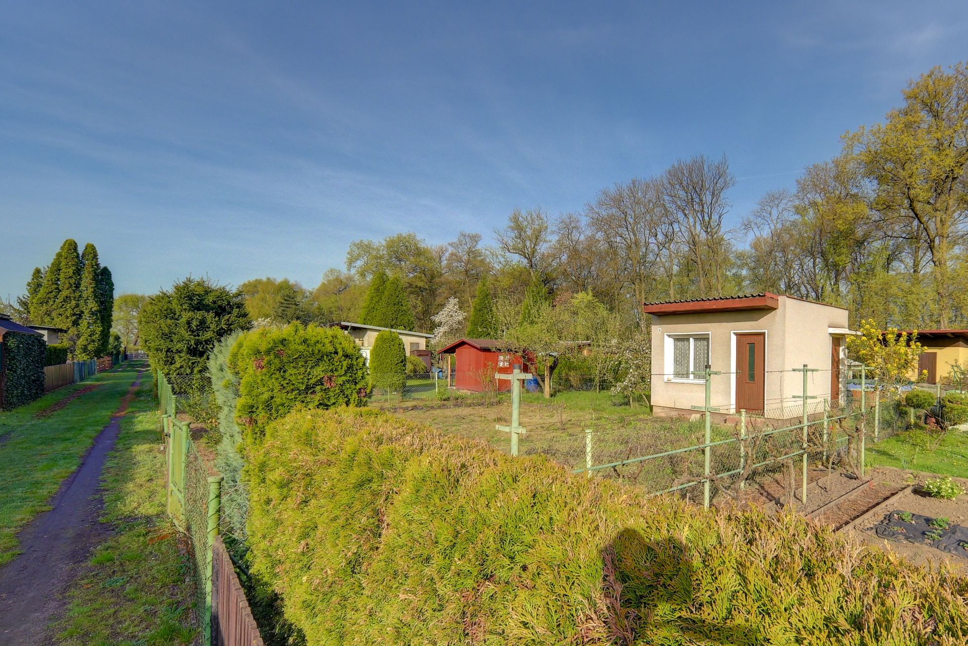 Rekreační chatka 16 m2, pozemek 245 m2, Nymburk - Drahelice