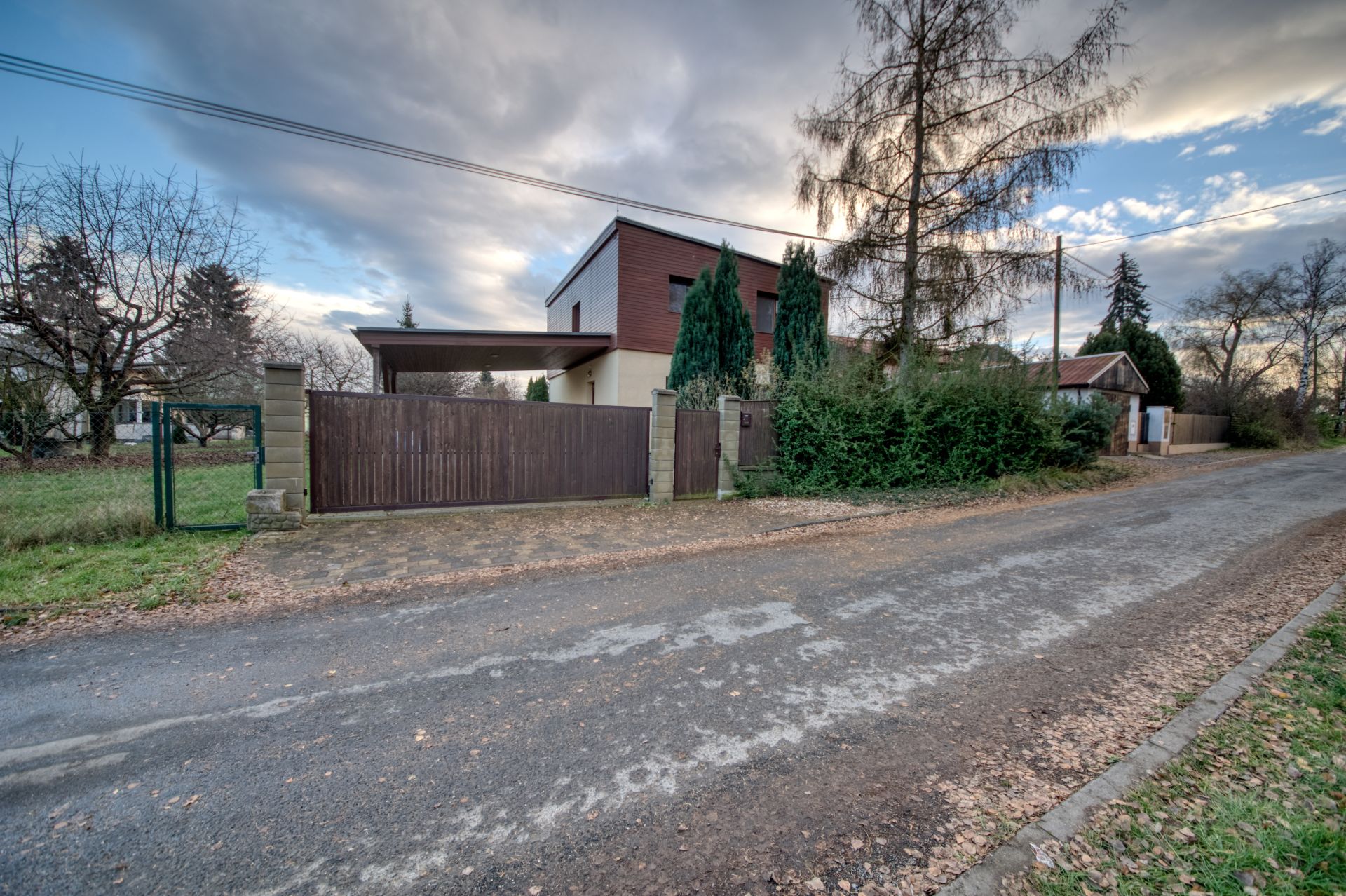 Prodej dvoupodlažního RD 5+kk (128 m2) se zahradou na pozemku 561 m2, Horoušánky