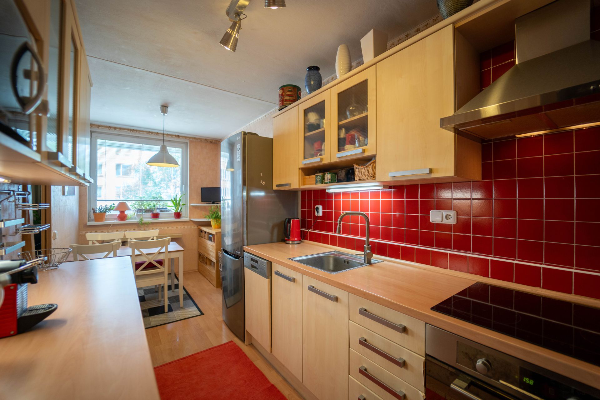 Prodej bytu 3+1 se zasklenou lodžií (77,47 m2), sklepní kóje (1,36 m2), Nymburk