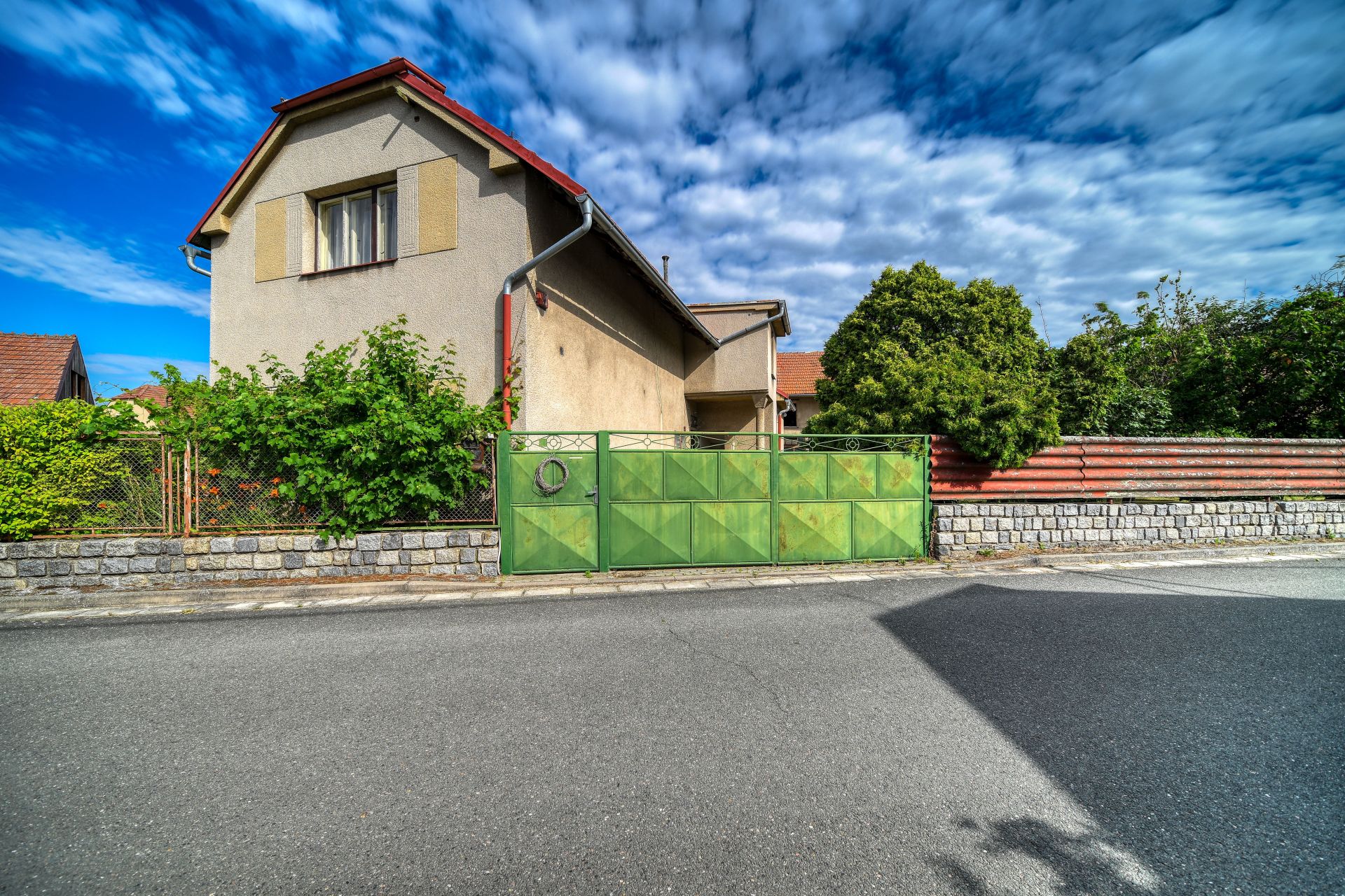 Prodej RD o užitné ploše 258 m² na pozemku o výměře 788 m², Polní Chrčice