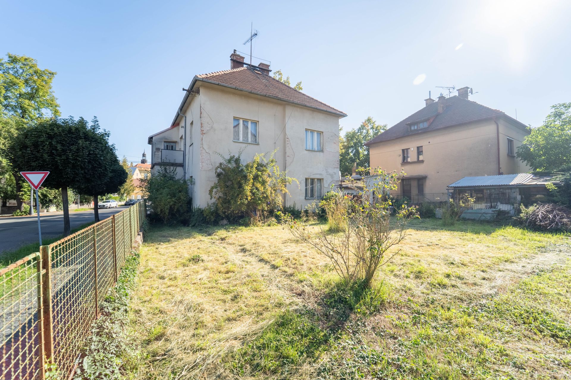 K prodeji historická vila v centru Kolína, ul. Riegrova, pozemek 484 m²