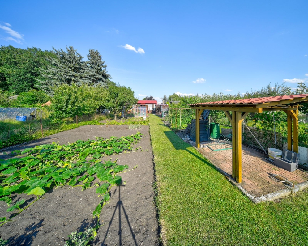 Prodej zahrádky s chatkou na vlastním pozemku o velikosti 397 m² - Poděbrady