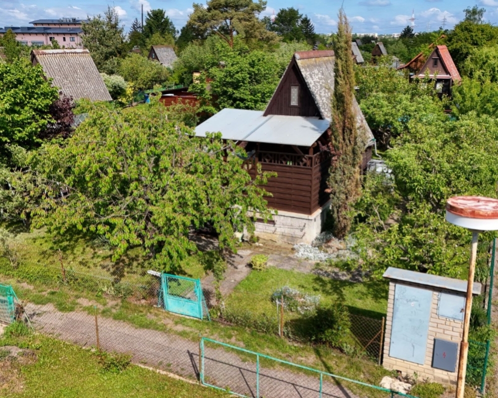 Prodej chatky o velikosti 15 m² na pozemku 397 m² , Praha 9 - Kyje