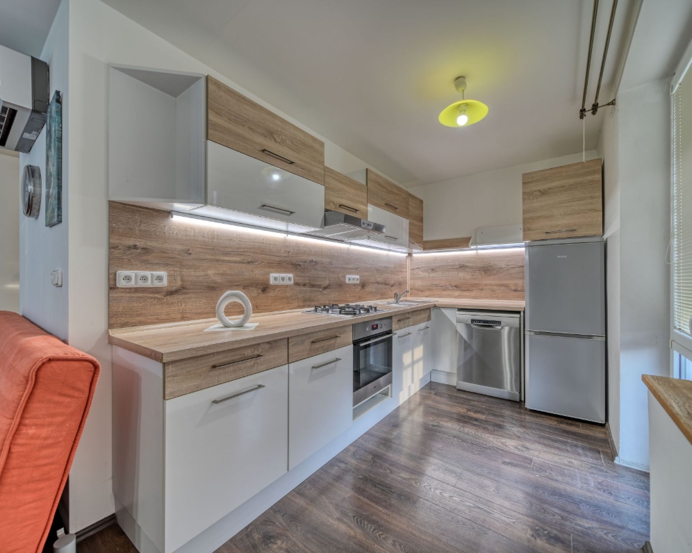 Pronájem bytu 2+kk (49 m²) + balkón a sklepní kóje, Nymburk