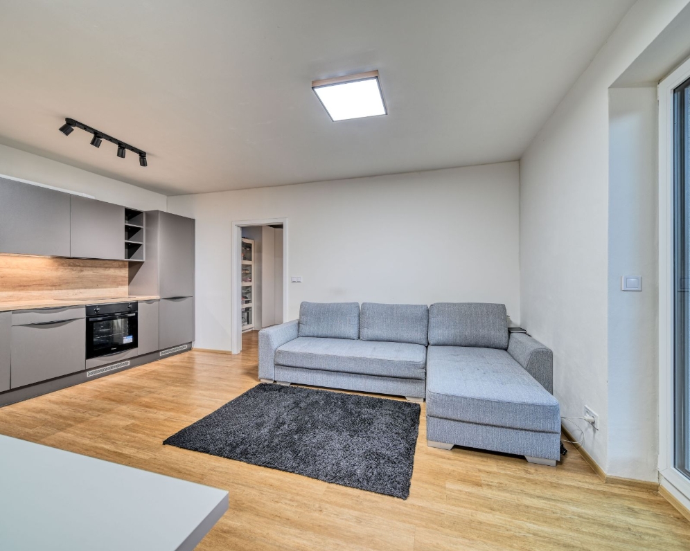 Pronájem bytu 2+kk (43,51 m²) + balkon, sklep, Kolín, Zengrova ulice