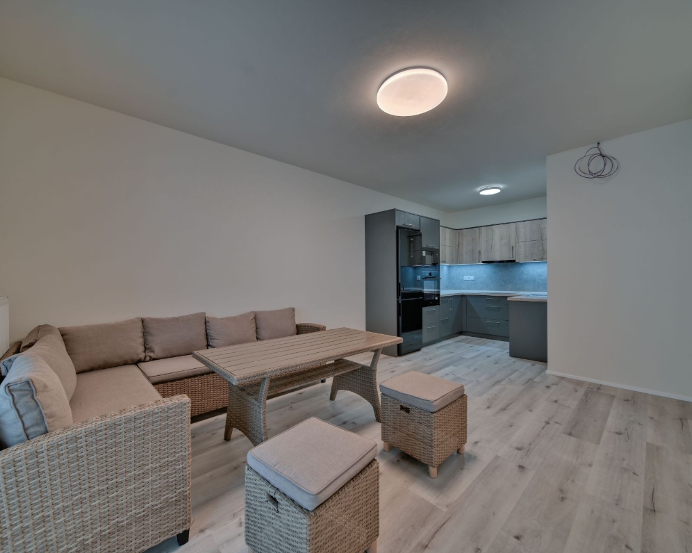 Pronájem nového bytu 2+kk (48 m²) + balkon, komora a parkovací stání, Nymburk