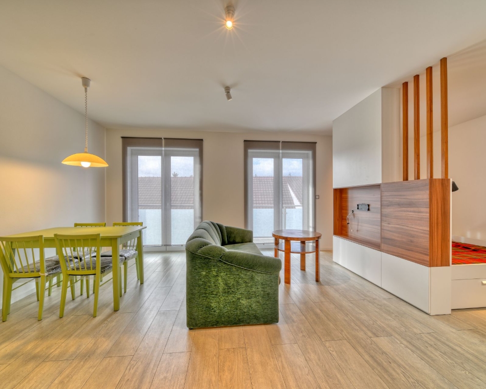 Pronájem vybaveného bytu 1+kk 48,5 m² + balkón 2,8 m2, sklep 6,8 m2, Poděbrady