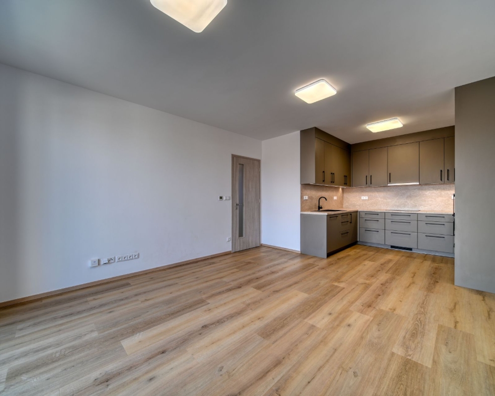 Pronájem nového bytu 2+kk (52 m²) + balkon, sklep, garáž. stání v Nymburce, ulice Bobnická