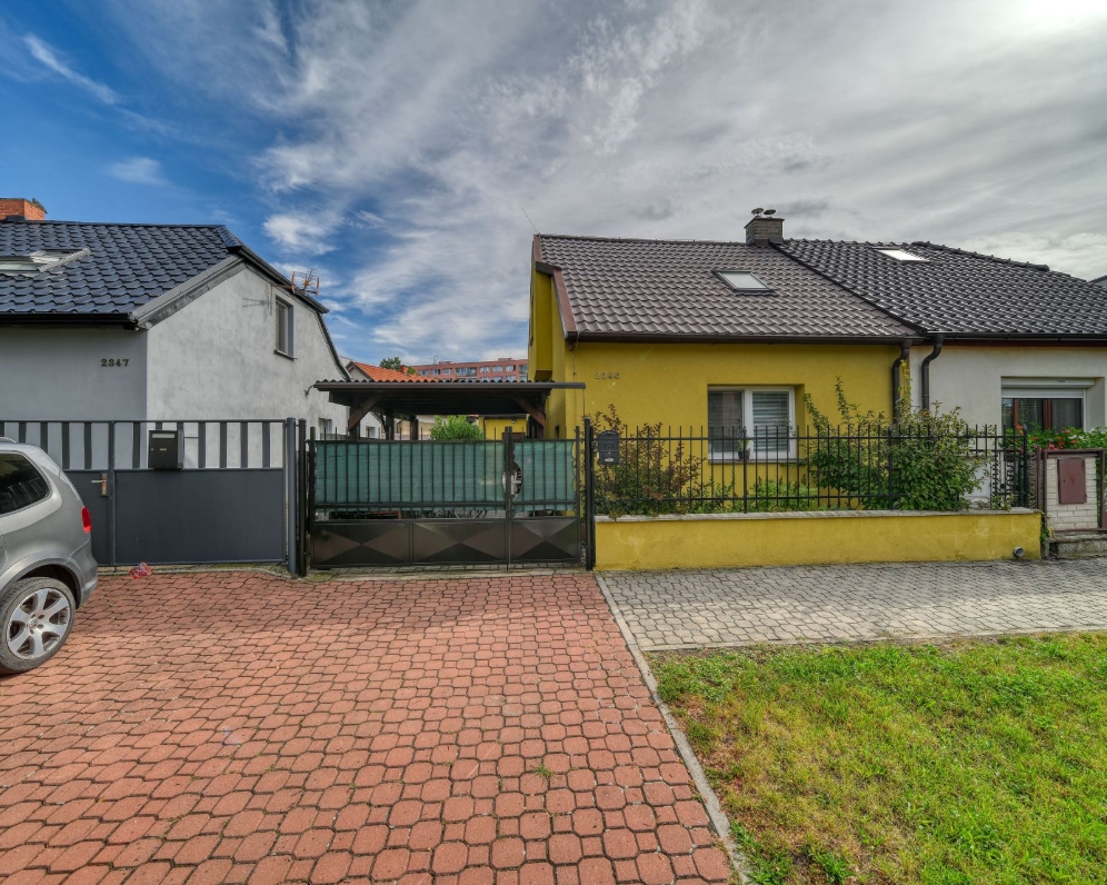 Prodej rodinného domu po rekonstrukci 4+kk, pozemek 206 m², Nymburk
