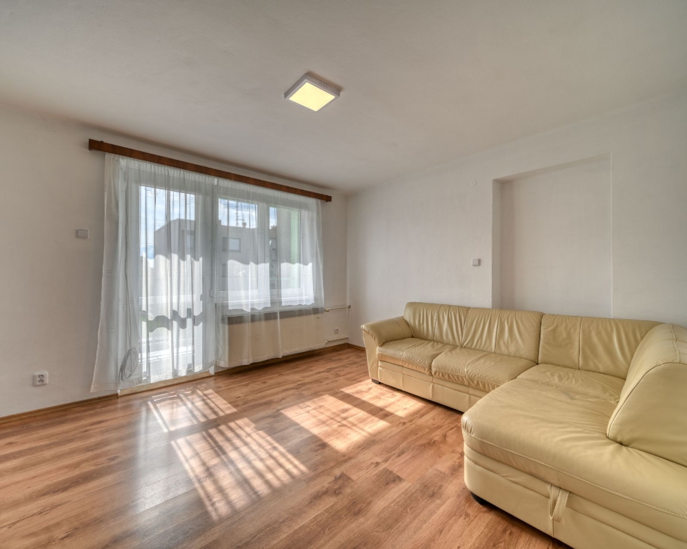 Pronájem bytu 2+1 s lodžií 64 m² v Městci Králové, ulice Malátova