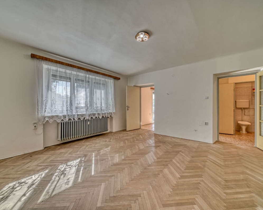 Pronájem bytu 2+1 o velikosti 70 m², 2× malý balkón, sklep, ulice Plynárenská, Kolín