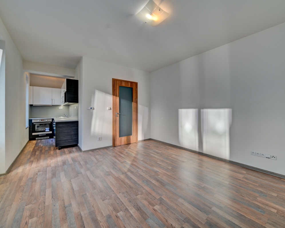 Pronájem bytu 1+kk o velikosti 31,8 m² + parkovací stání, sklep, Kolín, ulice Václavská
