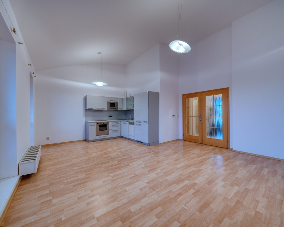 Pronájem bytu 3+kk o výměře 88 m² + 2 x balkon, vnitřní parkovací stání, Poděbrady